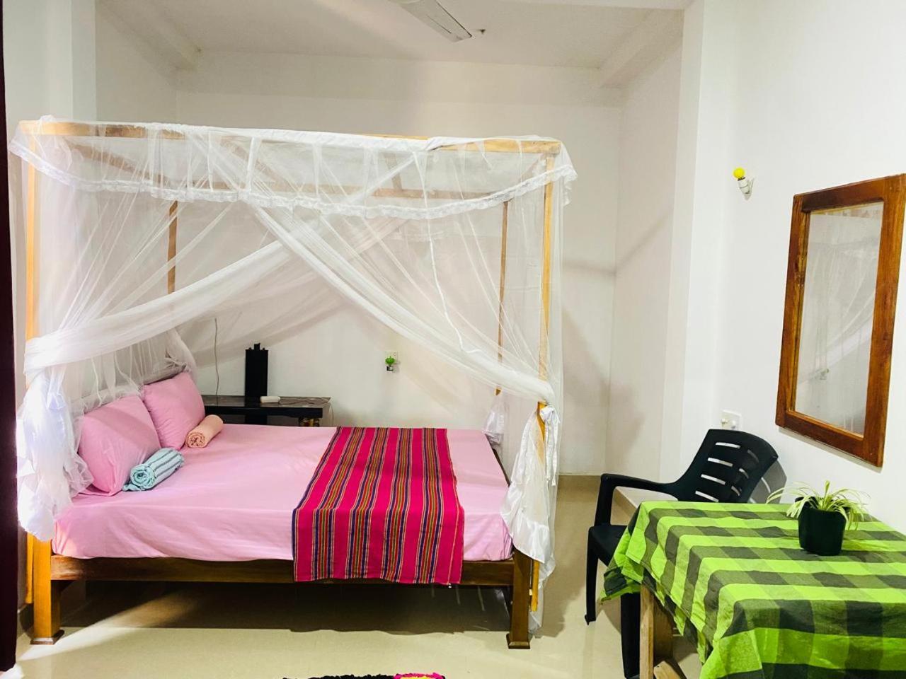 Pradeep Guest House Mirissa Exterior foto