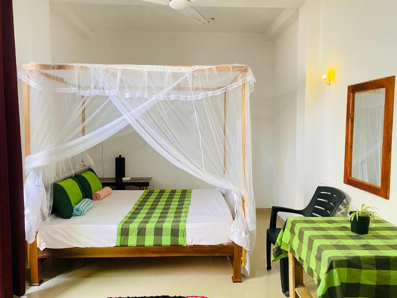 Pradeep Guest House Mirissa Exterior foto